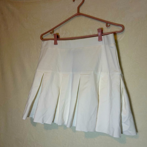 Pleated White Mini Skirt - Picture 1 of 5